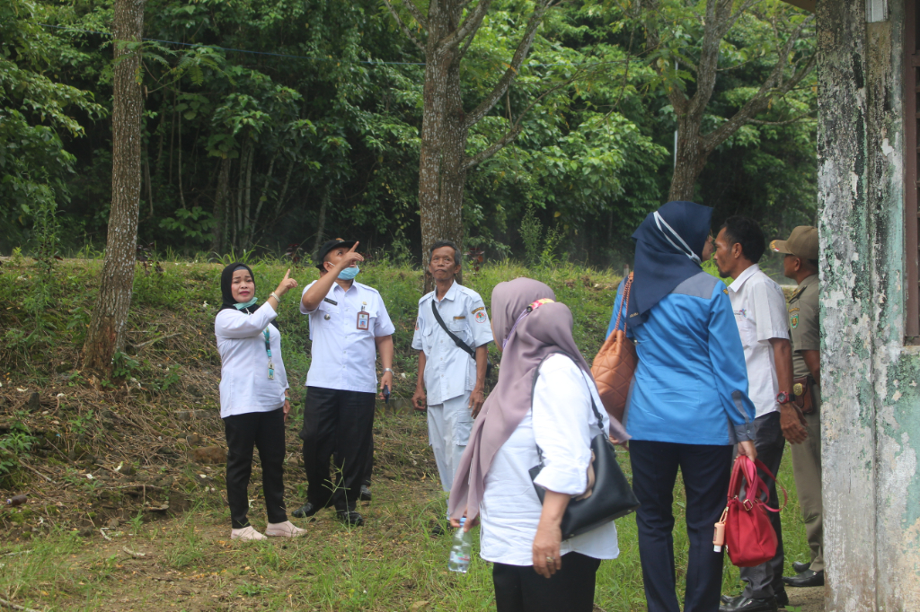 Survey dan Koordinasi tindak lanjut terkait gerbang tidak terfungsikan dan tidak terawat pada wisata Air Terjun Lano